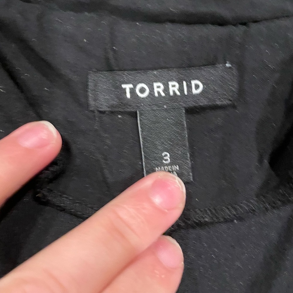 Torrid Plus Size Blazer - Picture 3 of 4